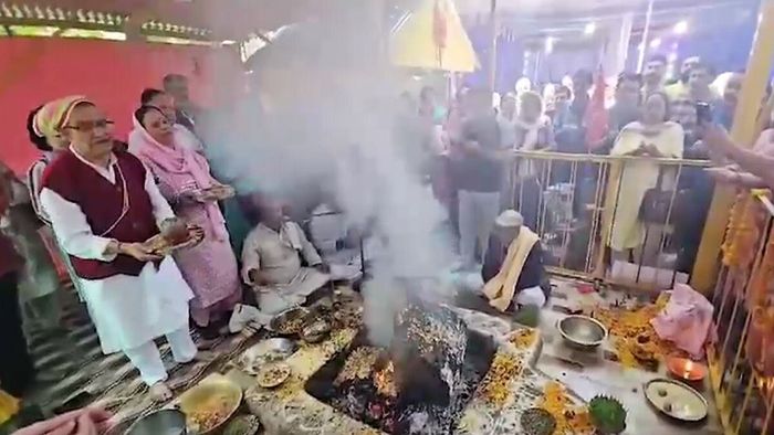 पुलवामामध्ये 30 वर्षांनंतर मंदिर उघडले आहे