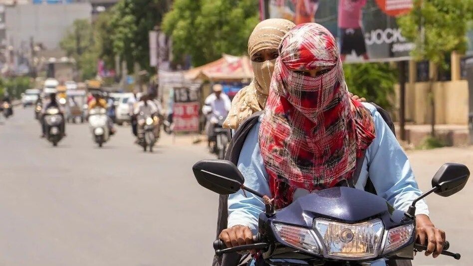 हवामान: उत्तर-पश्चिम राज्यांमध्ये पुढील 5 दिवस उष्णतेच्या लाटेपासून दिलासा नाही, 22 जून रोजी मान्सून उत्तर प्रदेशात दाखल होईल हवामान: उत्तर-पश्चिम राज्यांमध्ये पुढील 5 दिवस उष्णतेच्या लाटेपासून दिलासा नाही, 22 जून रोजी मान्सून उत्तर प्रदेशात दाखल होईल