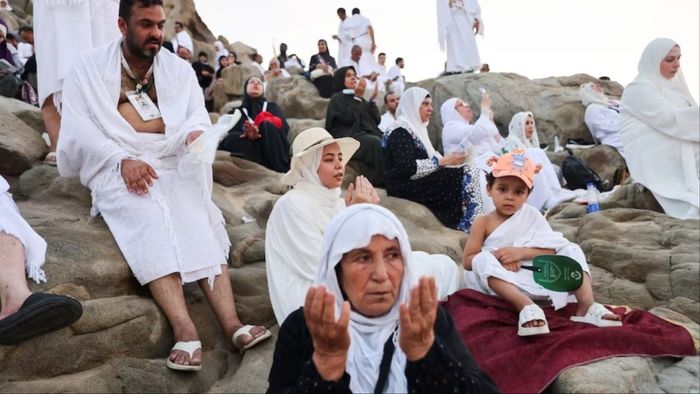 यावेळी हजला जाणाऱ्या नागरिकांना कडक उन्हाचा सामना करावा लागत आहे (फोटो- रॉयटर्स)