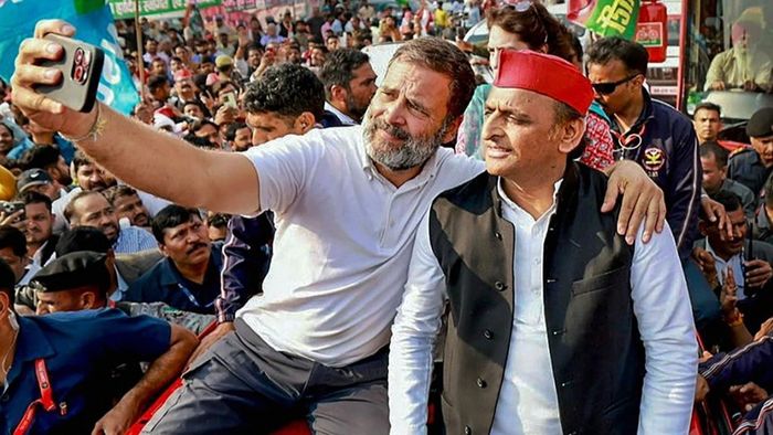 राहुल गांधी अखिलेश यादव (फाइल फोटो)