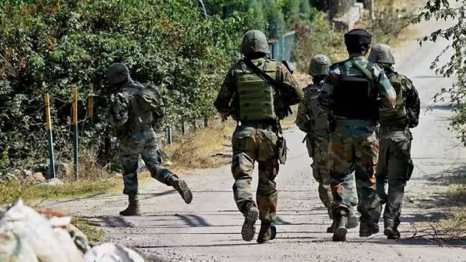 JK: સેનાએ પૂંચ જિલ્લામાં આતંકવાદીઓની ઘૂસણખોરીને નિષ્ફળ બનાવી, ફાયરિંગમાં એક જવાન ઘાયલ JK: સેનાએ પૂંચ જિલ્લામાં આતંકવાદીઓની ઘૂસણખોરીને નિષ્ફળ બનાવી, ફાયરિંગમાં એક જવાન ઘાયલ