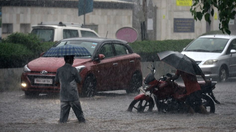 मान्सून सक्रिय मोडमध्ये... पर्वतांवर रेड अलर्ट, या 5 राज्यांमध्ये अतिवृष्टीचा इशारा मान्सून सक्रिय मोडमध्ये... पर्वतांवर रेड अलर्ट, या 5 राज्यांमध्ये अतिवृष्टीचा इशारा