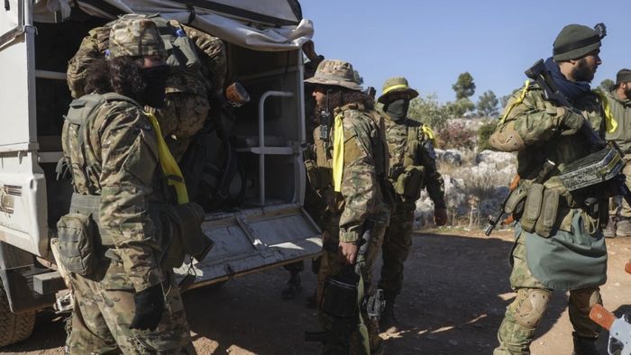 बंडखोरांनी सीरियामध्ये मोठा हल्ला केला आहे (फोटो क्रेडिट- एपी)