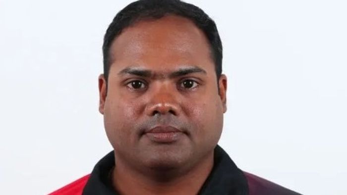 भारतीय पंच नितीन मेनन.