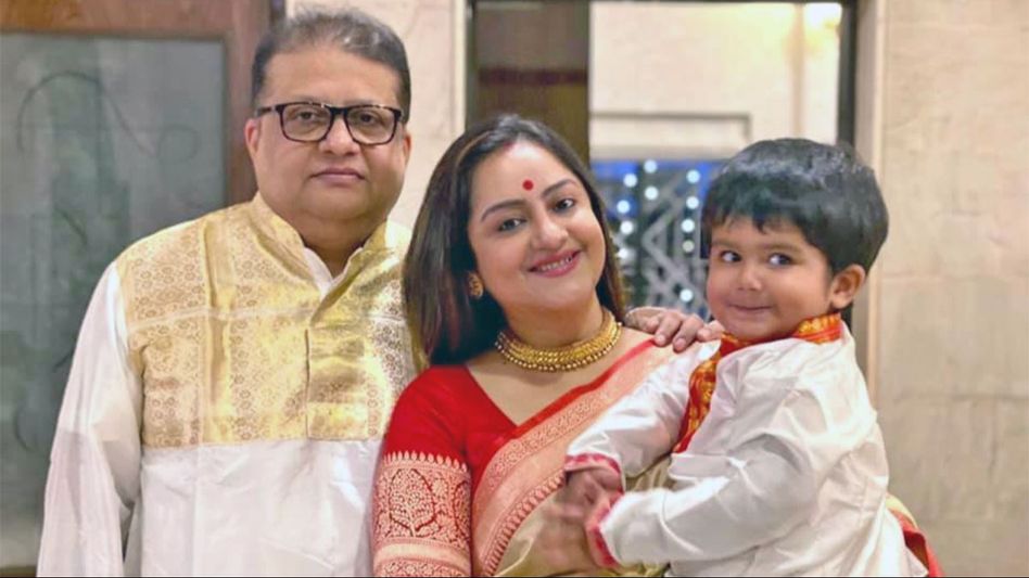 মাথা ব্যথা দিয়ে সূত্রপাত, এক রাতেই একাধিকবার হার্ট অ্যা'টাক! শারীরিক অবস্থার চরম অবনতি, হাসপাতালে চিকিৎসাধীন অগ্নিদেব চট্টোপাধ্যায়! উদ্বেগে পরিবার, এখন কেমন আছেন জানালেন সুদীপ চট্টোপাধ্যায়? অস্ত্রোপচারের পর বাড়িতে ফিরবেন না অগ্নিদেব, কান্নাকাটি করছে ছেলে! চিন্তায় সুদীপা