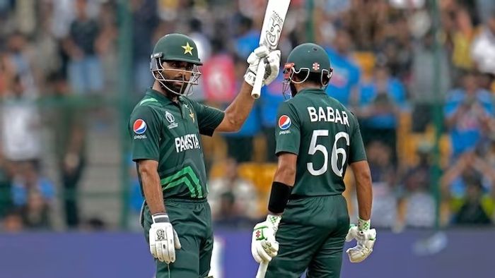 বৃষ্টিতে দু'বার থমকাল পাক-নিউজিল্যান্ড ম্যাচ, D/L পদ্ধতিতে এগিয়ে পাকিস্তানই