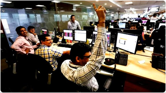 ২৮% প্রিমিয়াম দরে তালিকাভুক্ত হল Cello World IPO, লিস্টিংয়েই মালামাল বিনিয়োগকারীরা!