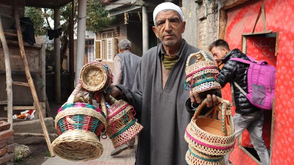 Kangri (Fire pot) still main tool to get rid from cold Kangri (Fire pot) still main tool to get rid from cold