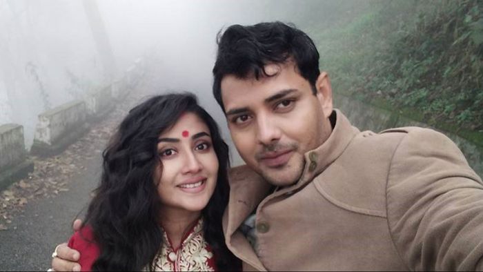 তথাগত মুখোপাধ্যায় ও দেবলীনা দত্ত