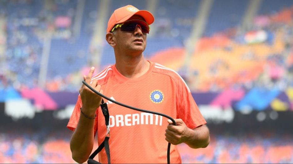 Rahul Dravid (file photo) Rahul Dravid (file photo)