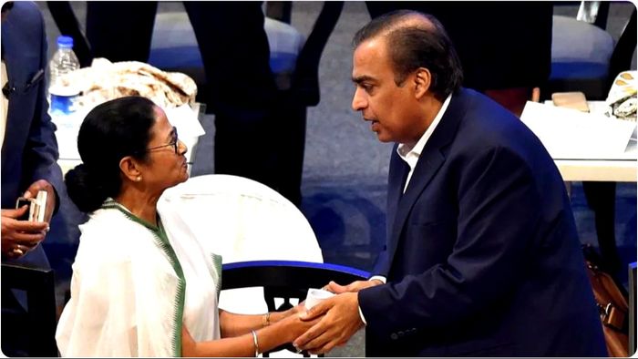 বিশ্ব বঙ্গ বাণিজ্য সম্মেলনে যোগ দিয়ে মুখ্যমন্ত্রী মমতা বন্দ্যোপাধ্যায়ের ভূয়সী প্রশংসা করলেন রিলায়েন্স কর্ণধার মুকেশ অম্বানী।