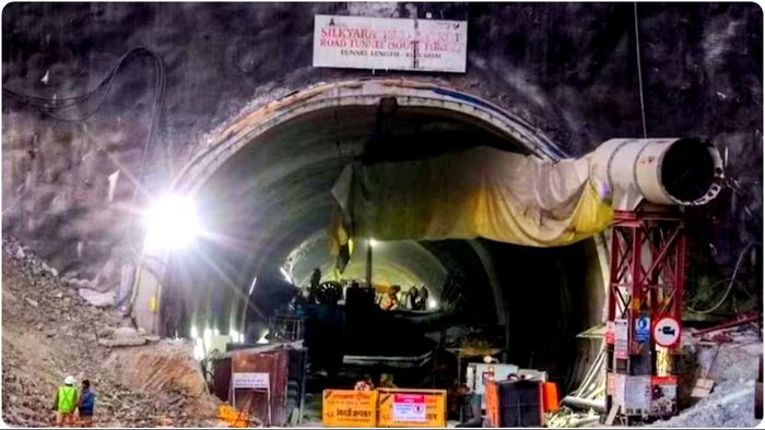 উত্তরকাশী টানেলে আটকে ৪১ শ্রমিক। শ্রমিকদের উদ্ধারের জন্য ৫ দফা অ্যাকশন প্ল্যান তৈরি করা হয়েছে।