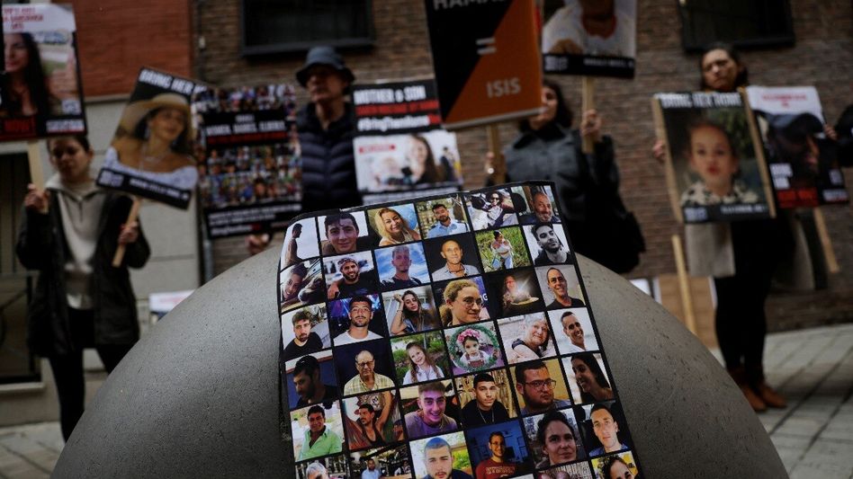 ইজরায়েল-হামাস যুদ্ধে ৪৭ দিন পর বিরতি, মুক্তি পাচ্ছেন যুদ্ধবন্দিরাও ইজরায়েল-হামাস যুদ্ধে ৪৭ দিন পর বিরতি, মুক্তি পাচ্ছেন যুদ্ধবন্দিরাও