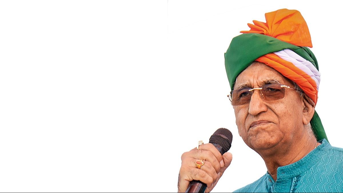 मुंगोली में चुनाव प्रचार के दौरान टी.एस. सिंह देव (फोटो: उबेश मंसूरी)