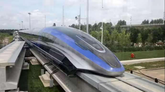 मुंबई-अहमदाबाद के बीच चलने वाली देश की पहली बुलेट ट्रेन का काम तेजी से जारी है