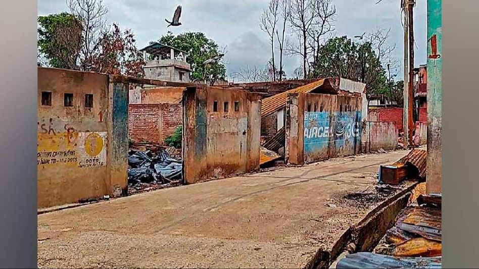 Manipur: Emergency shutdown declared in Churachandpur district over homage to martyrs Manipur: Emergency shutdown declared in Churachandpur district over homage to martyrs