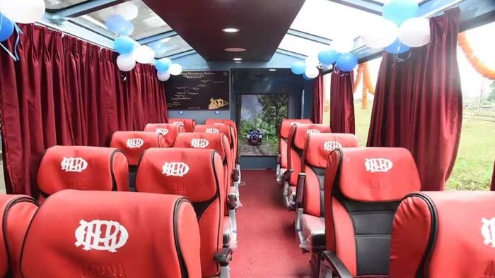 টয়ট্রেনে ভিস্তাডোমের ৩৬০ ডিগ্রি ভিউ আর রেস্তোরাঁ চুম্বকের মতো টানছে পর্যটকদের