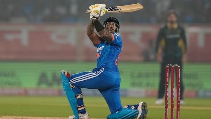 বাবর-রিজওয়ানের বিশ্বরেকর্ড ভাঙার পথে সূর্যকুমার, আজ দ্বিতীয় টি২০তে কী হবে ফল?