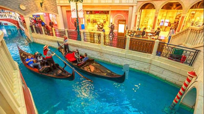 Greater Noida के Grand Venice Mall पर कड़ी कार्रवाई की गई है