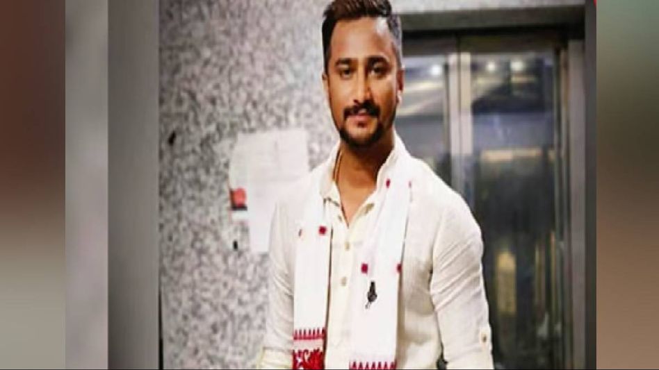 Assam: Journalist, cop arrested for involvement in Hawala transactions Assam: Journalist, cop arrested for involvement in Hawala transactions