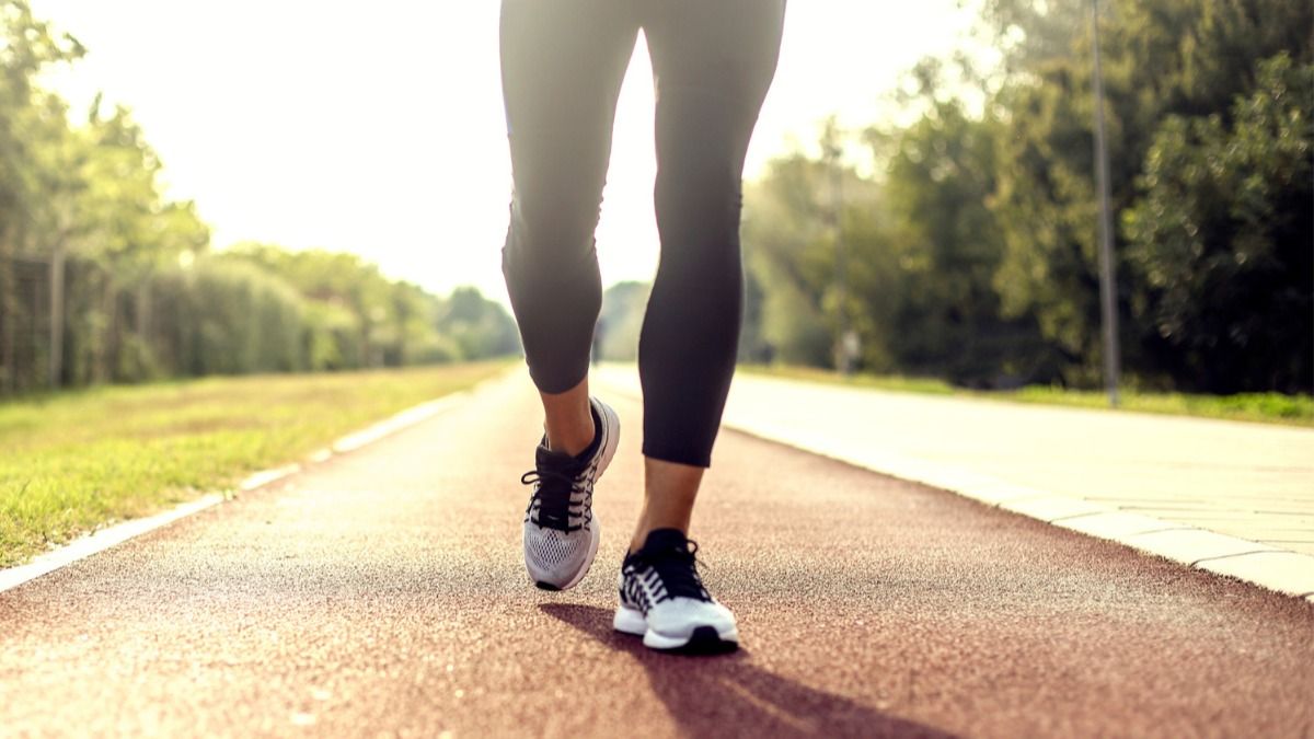Backward walking helps stimulate brain activity and improves cognitive functions. (Photo courtesy: Getty) Backward walking helps stimulate brain activity and improves cognitive functions. (Photo courtesy: Getty)