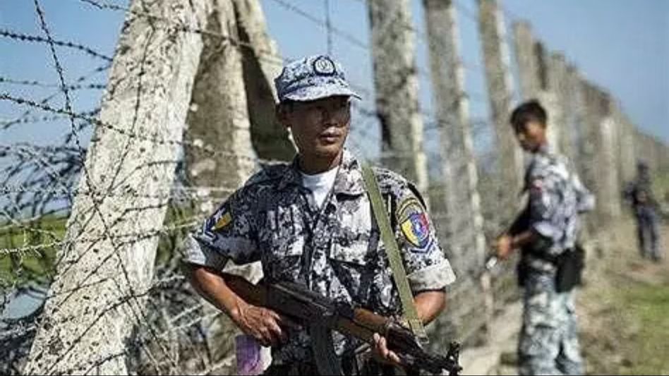 Thirty Myanmar soldiers repatriated to their country via Moreh border in Manipur Thirty Myanmar soldiers repatriated to their country via Moreh border in Manipur