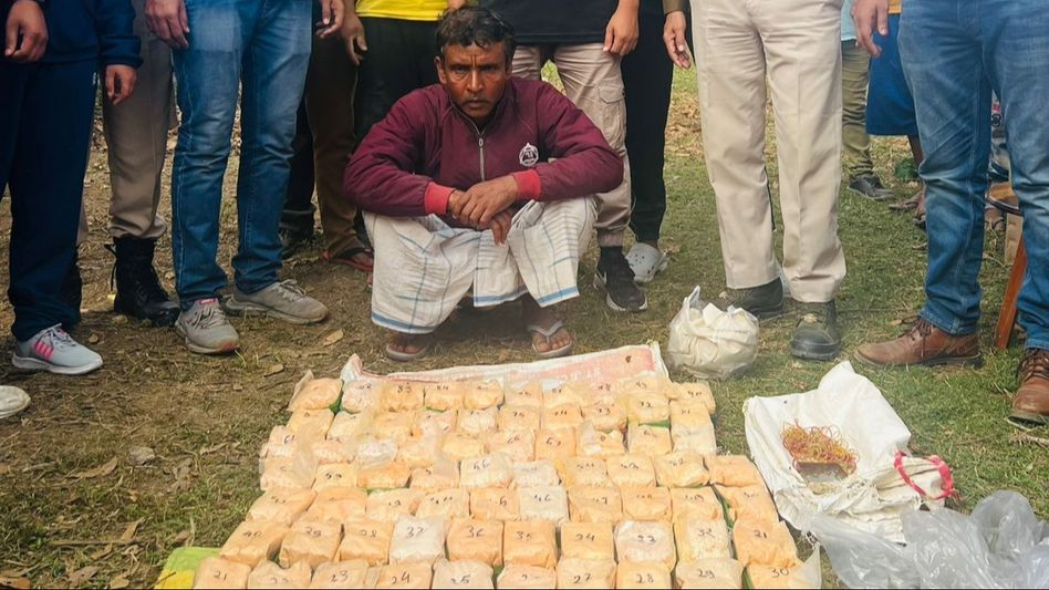 Assam: Heroin worth Rs 2 crore seized in Golaghat district, one arrested Assam: Heroin worth Rs 2 crore seized in Golaghat district, one arrested