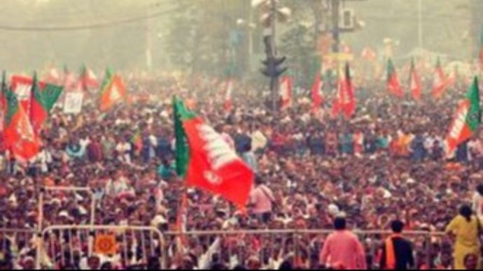 BJP ने चार संतों को मैदान में उतारकर धार्मिक दांव खेला और वो इस दांव में सफल रही BJP ने चार संतों को मैदान में उतारकर धार्मिक दांव खेला और वो इस दांव में सफल रही