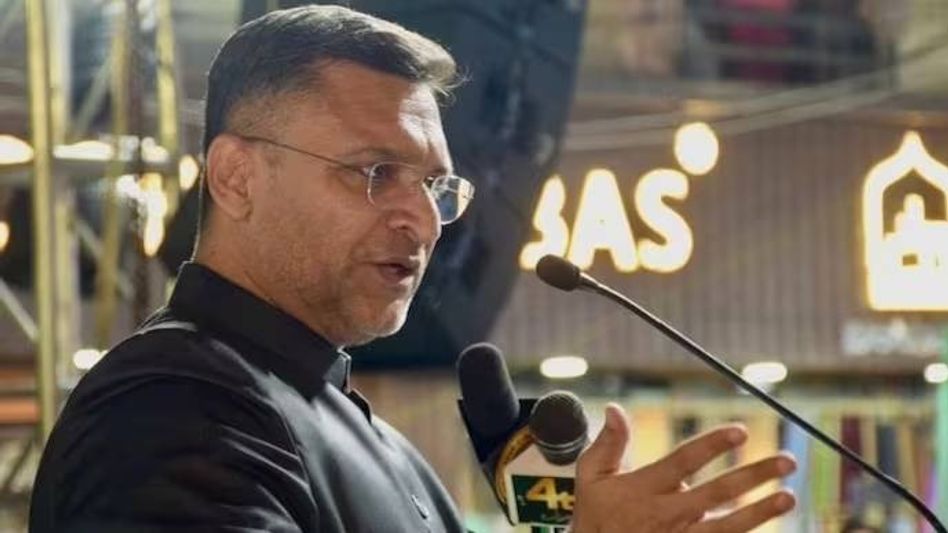 AIMIM's Akbaruddin Owaisi appointed pro-tem speaker of Telangana Assembly AIMIM's Akbaruddin Owaisi appointed pro-tem speaker of Telangana Assembly