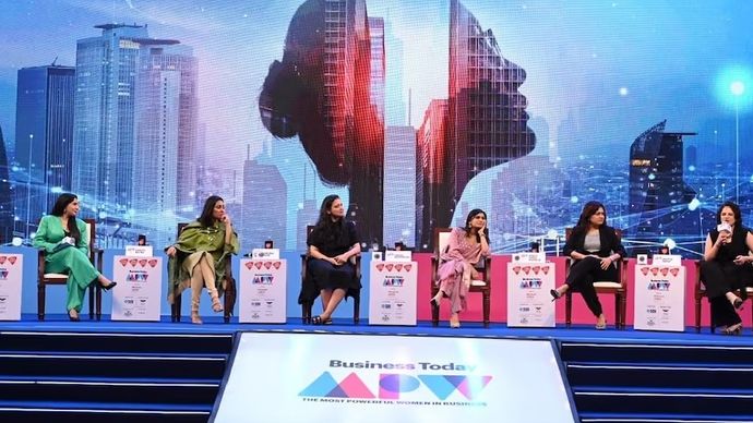 कोरपोरेट वेबसाइट की सशक्त महिलाओं का सम्मान कोरपोरेट वेबसाइट की सशक्त महिलाओं का सम्मान