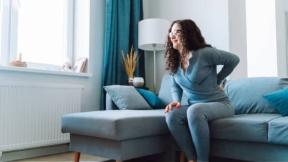 পিঠে-কোমরে খুব ব্যথা! কোন মন্ত্রে নিজেকে ফিট রাখবেন? পিঠে-কোমরে খুব ব্যথা! কোন মন্ত্রে নিজেকে ফিট রাখবেন?