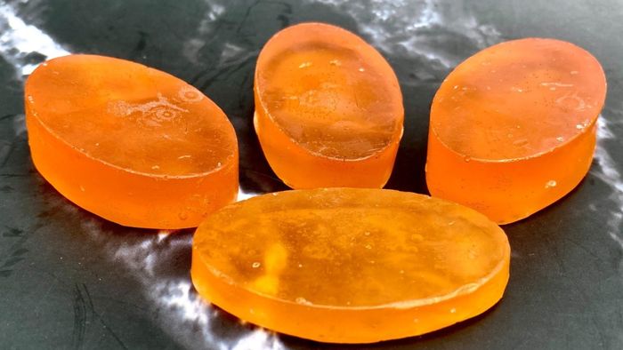 শীতে গ্লিসারিন সাবান ব্যবহার করেন, আদৌ কতটা কাজে লাগে এটি?