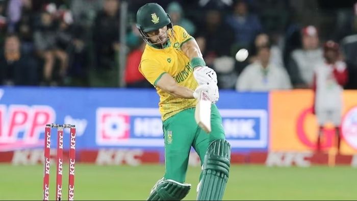 ভেজা মাঠে দ্বিতীয় টি২০তে ৫ উইকেটে ভারতকে হারাল প্রোটিয়ারা