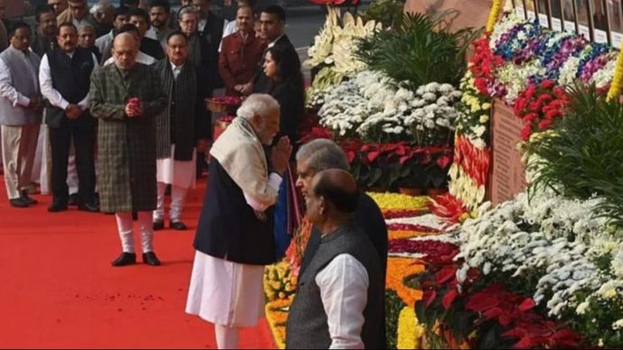 आतंकी हमले के 22 साल पूरे होने पर सदन में शहीदों को श्रद्धांजलि दी गई