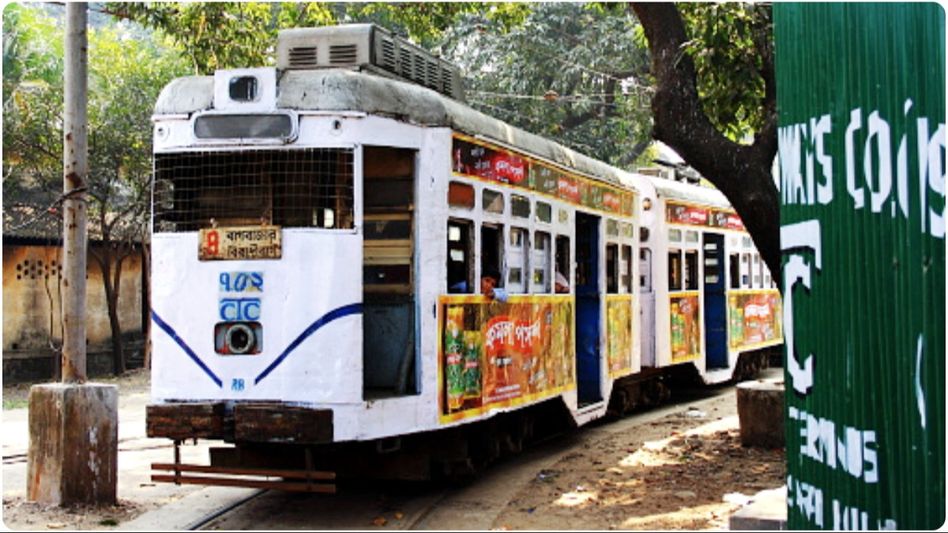 ট্র্যাফিকে বাধা গতি, ট্রাম চালাতে আপত্তি কলকাতা পুলিশের; কী বলছে হাইকোর্ট? ট্র্যাফিকে বাধা গতি, ট্রাম চালাতে আপত্তি কলকাতা পুলিশের; কী বলছে হাইকোর্ট?