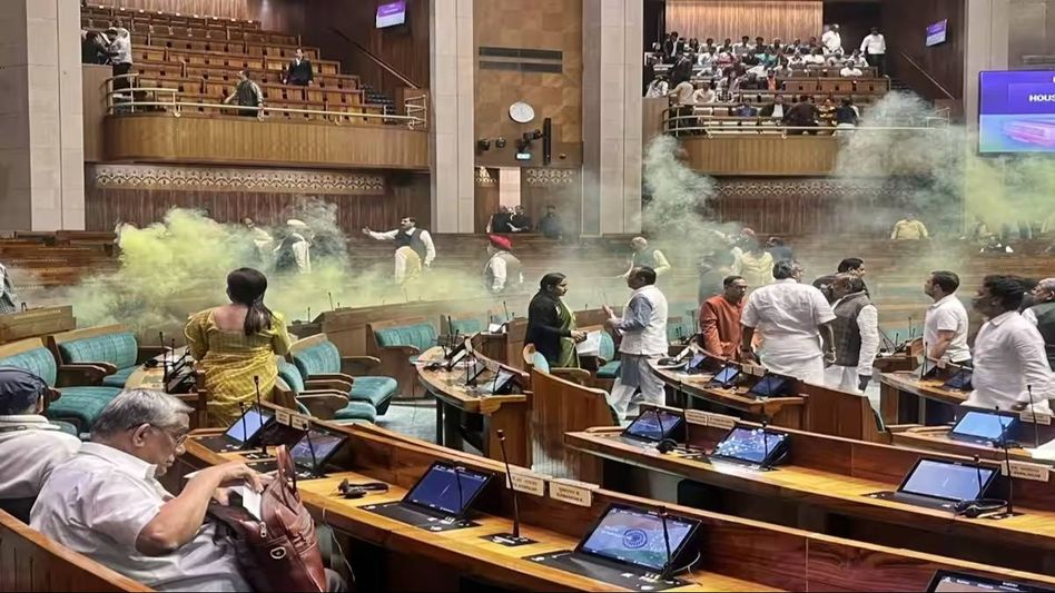 Parliament security breach: MHA orders enquiry into incident Parliament security breach: MHA orders enquiry into incident