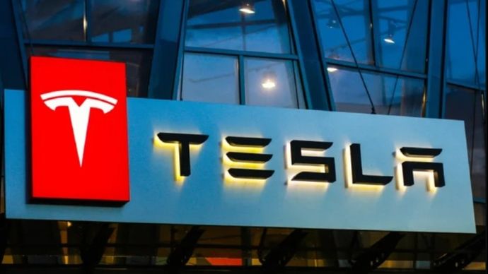 Tesla Inc ने तकनीकी खराबी आने के कारण अपनी 20 लाख गाड़ियों को वापस बुलाया है Tesla Inc ने तकनीकी खराबी आने के कारण अपनी 20 लाख गाड़ियों को वापस बुलाया है