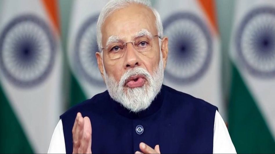 Prime Minister Narendra Modi pays tribute to soldiers on Vijay Diwas Prime Minister Narendra Modi pays tribute to soldiers on Vijay Diwas