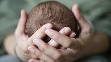 সন্তানের নামকরণের সময় এগুলি মানতেই হয়, না হলেই বিপদ 