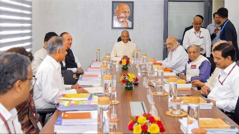 Panel headed by former President Ram Nath Kovind to review 'One Nation, One Election' progress Panel headed by former President Ram Nath Kovind to review 'One Nation, One Election' progress