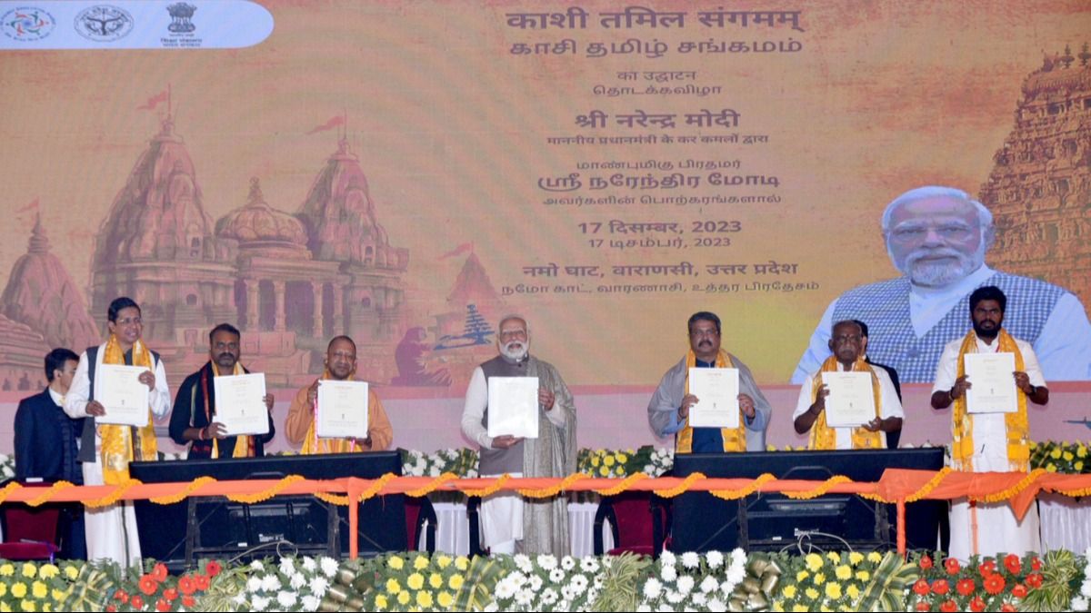 17 दिसंबर को प्रधानमंत्री नरेंद्र मोदी ने वाराणसी के नमो घाट से काशी-तमिल संगमम 2.0 की शुरुआत की