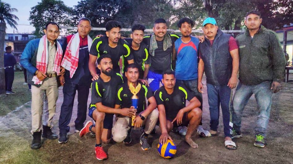 Assam: Friendly volleyball match held between Dhubri police and VDPs Assam: Friendly volleyball match held between Dhubri police and VDPs