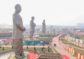 भारत में मूर्तियों की राजनीति का क्या है इतिहास, तस्वीरों से जानिए प्रेरणा स्थल पर लगी मूर्तियां