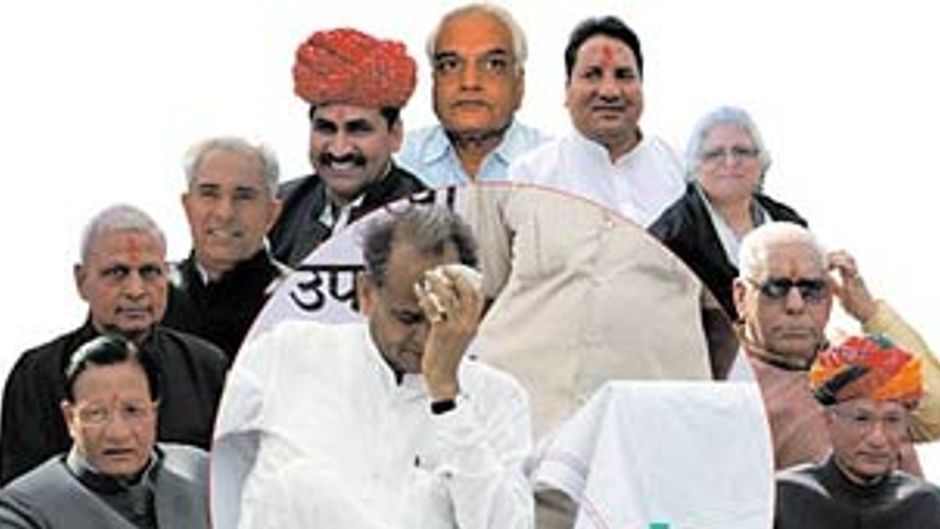 गहलौत को अपने ही ले डूबे