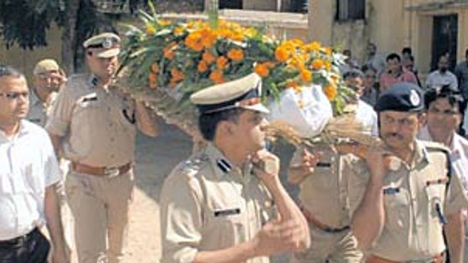 असुरक्षित है पुलिस