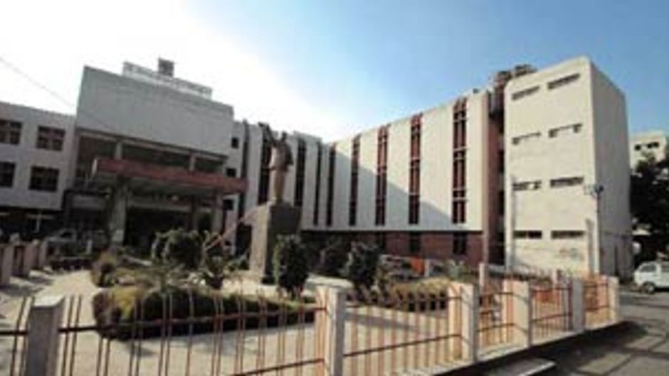 आंबेडकर अस्पतालः नियमों को ताक पर रखकर दवा परीक्षण के आरोप