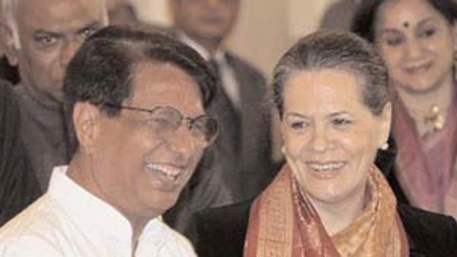 सोनिया गांधी के साथ अजित सिंह
