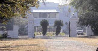 विवादित मकान