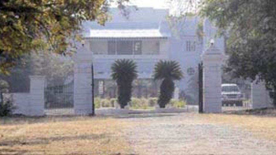 विवादित मकान