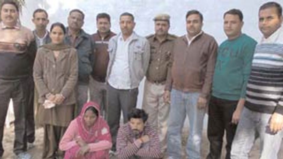 नशीली दवा खिलाकर लूटते हैं